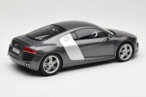 Audi R8 Type 42 4.2 Daytona Grey Kyosho 1:18 5010618425 Metall — Bild 3 von 8