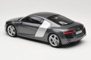 Audi R8 Type 42 4.2 Daytona Grey Kyosho 1:18 5010618425 Metall — Bild 7 von 8