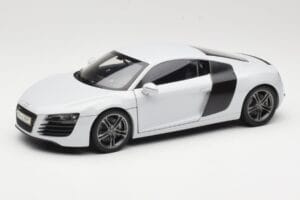 Audi R8 Type 42 Suzuka Grey Kyosho 1:18 09213SG Metall