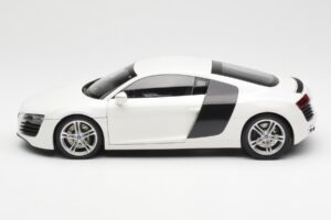 Audi R8 Type 42 Weiß Kyosho 1:18 09213W Metall — Bild 4 von 8