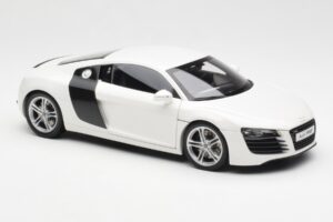Audi R8 Type 42 Weiß Kyosho 1:18 09213W Metall — Bild 6 von 8
