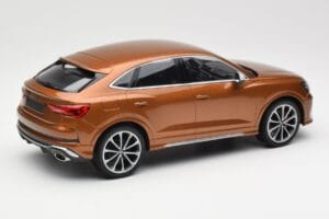 Audi RS Q3 Sportback 8U Brown Metallic Minichamps 1:18 155018104 Metall — Bild 2 von 6