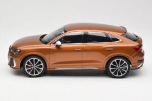 Audi RS Q3 Sportback 8U Brown Metallic Minichamps 1:18 155018104 Metall — Bild 3 von 6