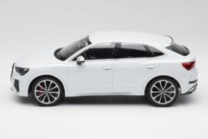 Audi RS Q3 F3 Sportback Glacier White Metallic Minichamps 1:18 155018105 Metall — Bild 3 von 6