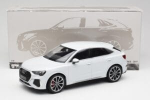 Audi RS Q3 F3 Sportback Glacier White Metallic Minichamps 1:18 155018105 Metall — Bild 6 von 6