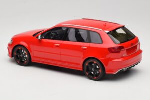 Audi RS3 8P Sportback Rot DNA 1:18 DNA000056 Resin — Bild 5 von 6