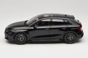 Audi RS3 8Y Sportback Myth Black Norev 1:18 188388 Metall — Bild 4 von 8
