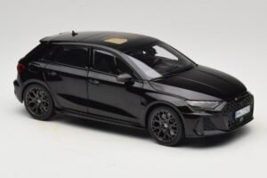 Audi RS3 8Y Sportback Myth Black Norev 1:18 188388 Metall — Bild 6 von 8