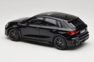 Audi RS3 8Y Sportback Myth Black Norev 1:18 188388 Metall — Bild 7 von 8