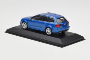 Audi RS4 B7 Avant Blue Metallic Minichamps 1:43 AUDI010 Metall — Bild 3 von 4