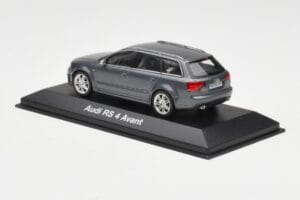 Audi RS4 B7 Avant Grau Minichamps 1:43 5010509223 Metall — Bild 3 von 4