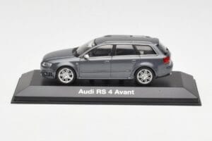 Audi RS4 B7 Avant Grau Minichamps 1:43 5010509223 Metall