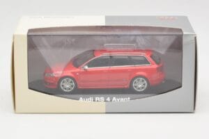 Audi RS4 B7 Avant Rot Minichamps 1:43 5010509213 Metall — Bild 4 von 4