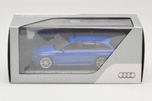 Audi RS4 B8 Avant Nogaro Blue Weihnachts-Selektion 2014 Minichamps 1:43 AUDI003 Metall — Bild 4 von 4