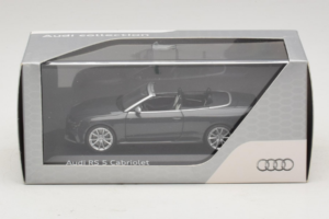 Audi RS5 B8 Cabriolet Daytona Gray Minichamps 1:43 5011215323 Metall — Bild 4 von 4