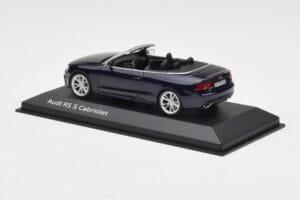 Audi RS5 B8 Cabriolet Estoril Blue Minichamps 1:43 5011215313 Metall — Bild 3 von 4