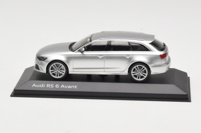 Audi RS6 C7 Avant Prisma Silver Minichamps 1:43 5011216213 Metall
