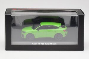 Audi RSQ3 F3 Sportback Grün Minichamps 1:43 5012013631 Metall — Bild 4 von 4