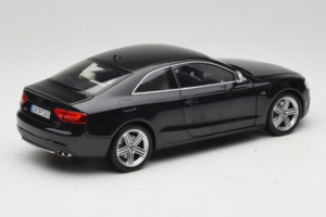 Audi S5 B8 Coupe Schwarz Norev 1:18 188360 Metall — Bild 3 von 8