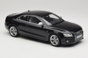 Audi S5 B8 Coupe Schwarz Norev 1:18 188360 Metall — Bild 6 von 8