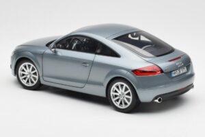 Audi TT 8J Kondorgrau Minichamps 1:18 5010500415 Metall — Bild 7 von 8