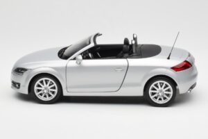 Audi TT 8J Roadster Lichtsilber Minichamps 1:18 5010500515 Metall — Bild 4 von 8