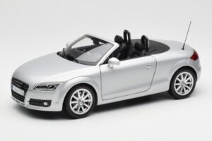 Audi TT 8J Roadster Lichtsilber Minichamps 1:18 5010500515 Metall