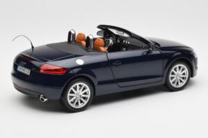 Audi TT 8J Roadster Tiefseeblau Minichamps 1:18 5010500525 Metall — Bild 3 von 8