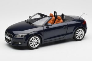 Audi TT 8J Roadster Tiefseeblau Minichamps 1:18 5010500525 Metall