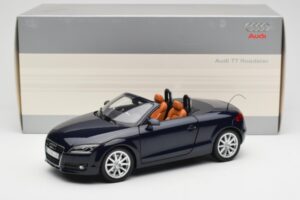 Audi TT 8J Roadster Tiefseeblau Minichamps 1:18 5010500525 Metall — Bild 8 von 8
