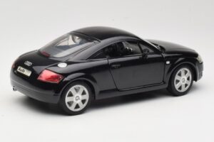 Audi TT 8N Schwarz Revell 1:18 08953 Metall — Bild 3 von 8