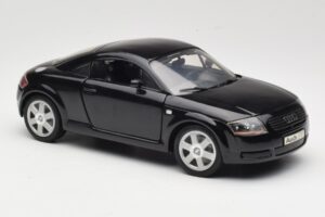 Audi TT 8N Schwarz Revell 1:18 08953 Metall — Bild 6 von 8