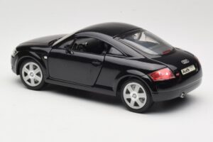 Audi TT 8N Schwarz Revell 1:18 08953 Metall — Bild 7 von 8