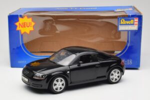 Audi TT 8N Schwarz Revell 1:18 08953 Metall — Bild 8 von 8