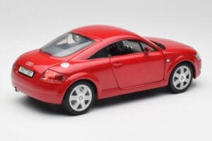 Audi TT 8N Coupe Rot Revell 1:18 89909092 Metall — Bild 3 von 8
