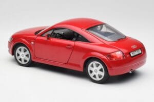 Audi TT 8N Coupe Rot Revell 1:18 89909092 Metall — Bild 7 von 8