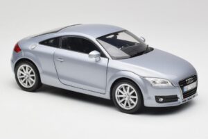 Audi TT 8N RHD Lake Silber Metallic Minichamps 1:18 150015020 Metall — Bild 6 von 8
