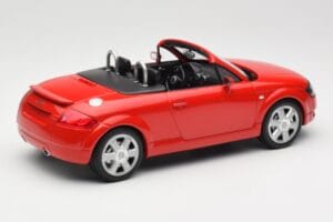 Audi TT 8N Roadster Rot Minichamps 1:18 155017032 Metall — Bild 2 von 6