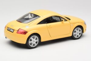 Audi TT 8N Gelb Revell 1:18 08954-M1 Metall — Bild 3 von 8