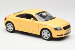 Audi TT 8N Gelb Revell 1:18 08954-M1 Metall — Bild 6 von 8