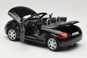 Audi TT 8N Roadster Schwarz Revell 1:18 8980 Metall — Bild 5 von 8