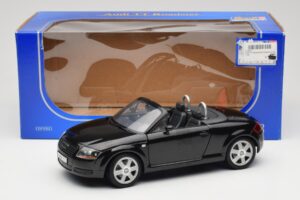 Audi TT 8N Roadster Schwarz Revell 1:18 8980 Metall — Bild 8 von 8