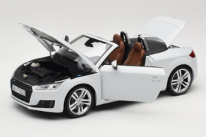 Audi TT 8S Roadster Glacier White Minichamps 1:18 5011400515 Metall — Bild 2 von 8