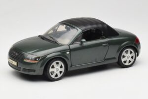 Audi TT 8N Roadster Grün Revell 1:18 8979 Metall