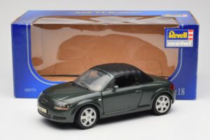 Audi TT 8N Roadster Grün Revell 1:18 8979 Metall — Bild 8 von 8