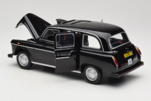 Austin FX4 London Taxi Schwarz Minichamps 1:18 180136000 Metall — Bild 5 von 8