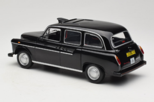 Austin FX4 London Taxi Schwarz Minichamps 1:18 180136000 Metall — Bild 7 von 8