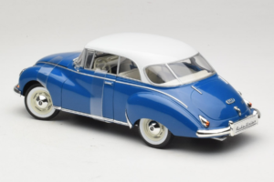 Auto Union 1000 S Coupe Blau Weiß Revell 1:18 08909 Metall — Bild 5 von 6