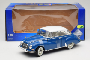 Auto Union 1000 S Coupe Blau Weiß Revell 1:18 08909 Metall — Bild 6 von 6