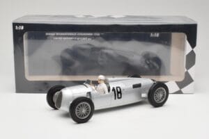 Auto Union Typ C #18 B. Rosemeyer Internationales Eifelrennen Nürburgring Winner 1936 Minichamps 1:18 155361018 Metall — Bild 6 von 6